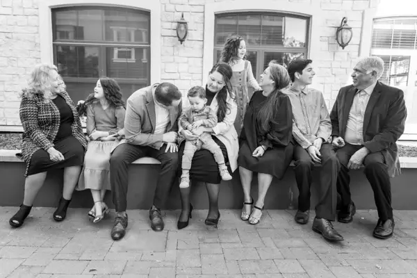 7 tips to best pose a family photoshoot