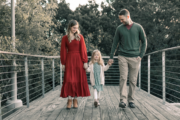 Fall Family Photoshoot Outfit Ideas Blog Post