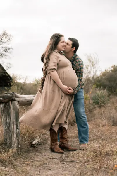 Couple Shot Ideas For Maternity Photoshoot