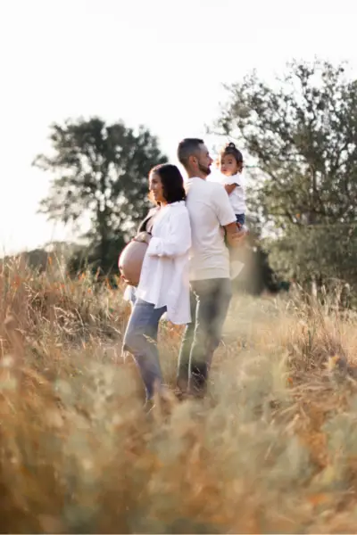 Creative Shot Idea With Maternity Family Shoot