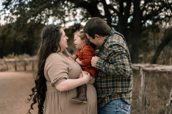 Toddler With Maternity Photoshoot Idea