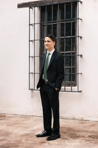 Senior Grad Photo Idea Dressed Up