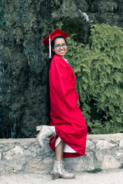 Senior Grad Photo Pose Idea For Girls