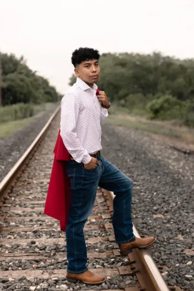 Senior Grad Photo Pose Idea With Gown
